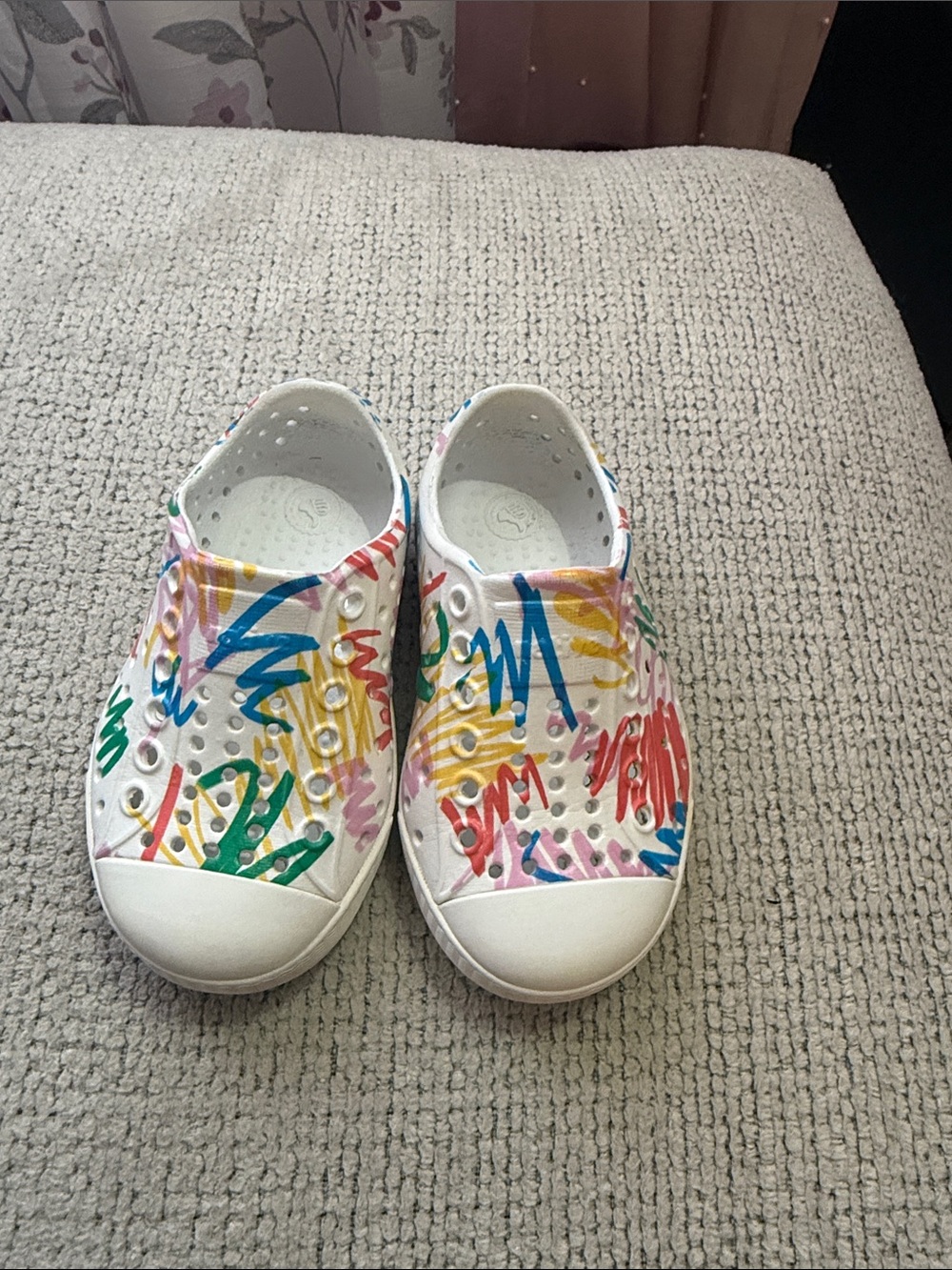 Native White Slip-On Sneakers with Multicolor Scribble Print
